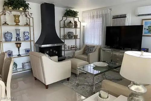 1081 Trail Terrace Dr, NAPLES, FL, 34103-2331 | Card Image