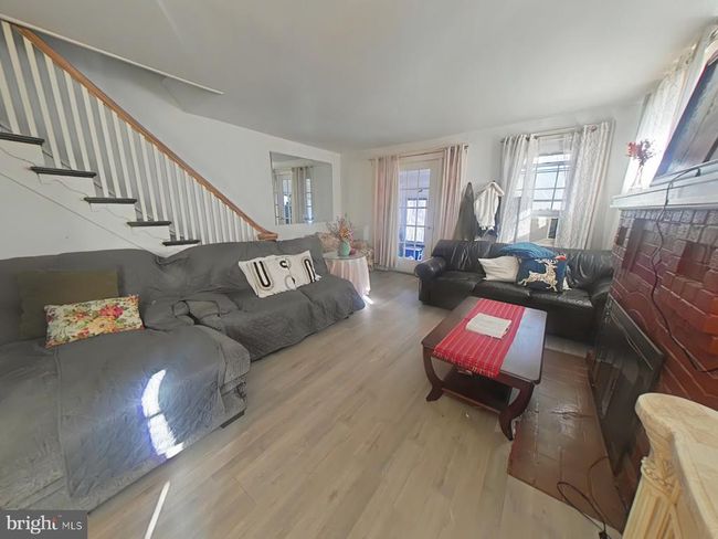 184 Midway Ave, Townhouse with 3 bedrooms, 1 bathrooms and null parking in LANSDOWNE PA | Image 5