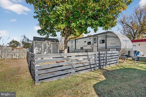 8061 Mire Pond One, CHINCOTEAGUE, VA, 23336-1426 | Card Image