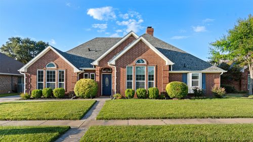 2508 Fox Glenn Cir, Bedford, TX, 76021-2672 | Card Image