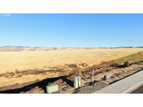 25 Lewis Cir, Milton Freewater, OR, 97862-7154 | Card Image