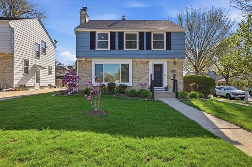 2404 N 89th Street, Wauwatosa, WI, 53226 | Card Image