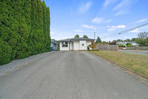 2751 Sandon Dr, Abbotsford, BC, V2S7J3 | Card Image