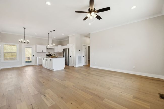 124 Casey St, House other with 3 bedrooms, 2 bathrooms and 2 parking in Brush Creek TN | Image 5