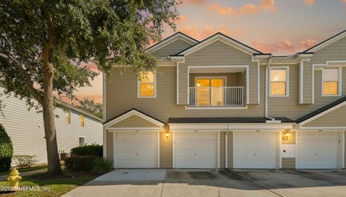 111-7061 Snowy Canyon Dr, Jacksonville, FL, 32256-8560 | Card Image