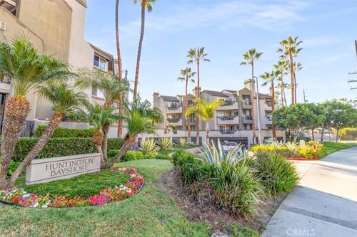 unit-208-400 Lake St, Huntington Beach, CA, 92648-5815 | Card Image