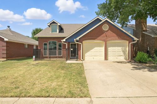 8801 Mystic Trl, Fort Worth, TX, 76118-7475 | Card Image