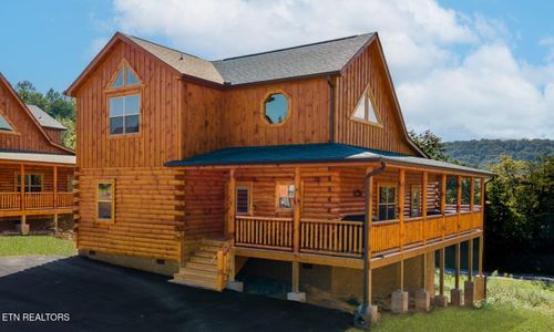 3809 Twilight Way, Pigeon Forge, TN, 37863-5046 | Card Image