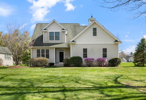8 Crocketts Way, Stratham, NH, 03885-4405 | Card Image