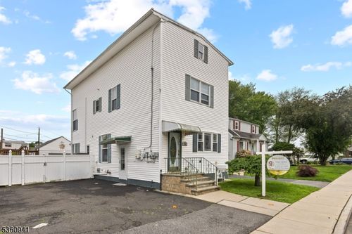 39 Grove St, Little Ferry, NJ, 07643-1804 | Card Image