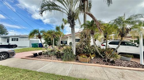 2500 Ne 209th Ter, Miami, FL, 33180-1044 | Card Image