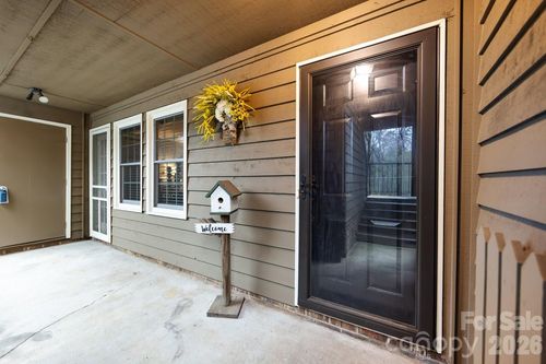 3929 Colony Crossing Dr, Charlotte, NC, 28226-4812 | Card Image