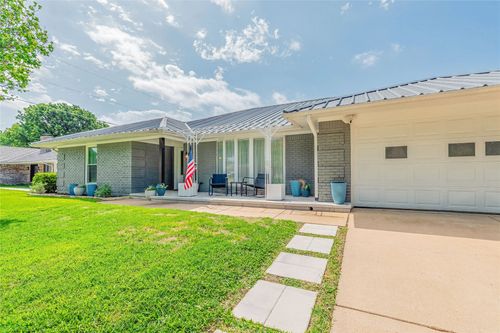 1100 Byron Ln, Arlington, TX, 76012-1828 | Card Image