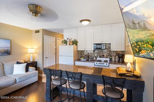 f107-5655 Heron Bay, OSAGE BEACH, MO, 65065-2681 | Card Image