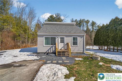 3084 Pleasant View Dr, Kunkletown, PA, 18058-9351 | Card Image