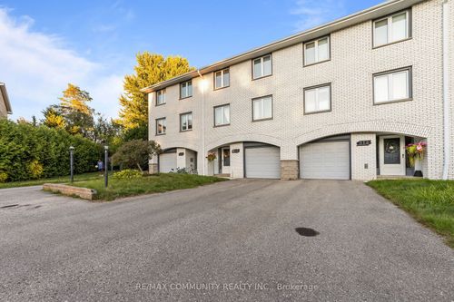210-216 Homestead Cres, London, ON, N6G2E5 | Card Image