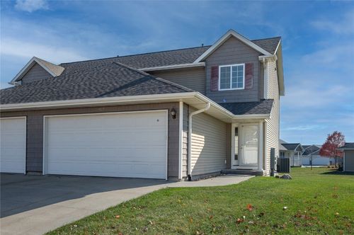 1027 Acacia Dr Ne, Cedar Rapids, IA, 52402-6766 | Card Image