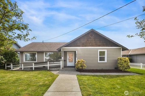 1628 Grove St, Marysville, WA, 98270-4302 | Card Image