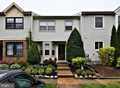 305 Ward Ct, SOUTHAMPTON, PA, 18966-2760 | Card Image