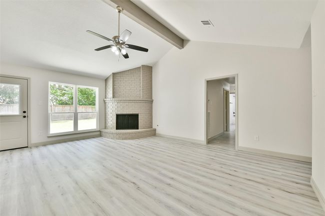 1921 Cripple Creek Ln, House other with 4 bedrooms, 2 bathrooms and 2 parking in Pearland TX | Image 8
