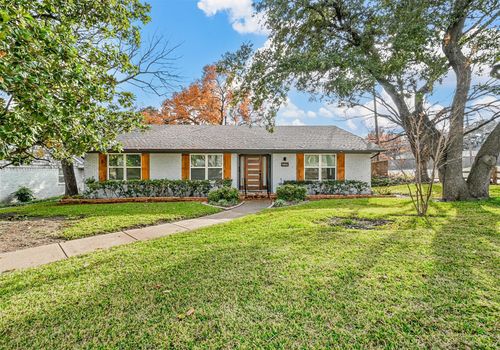 9806 Parkford Dr, Dallas, TX, 75238-3402 | Card Image