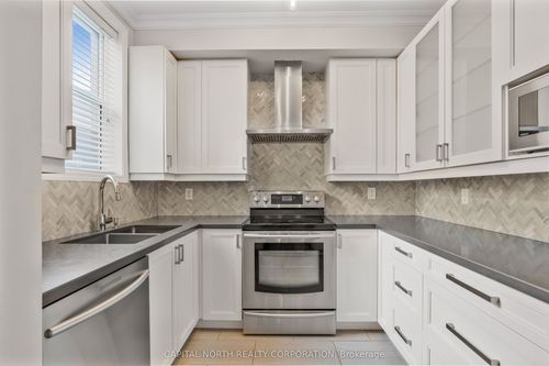 119-51 Halton St, Toronto, ON, M6J1R5 | Card Image