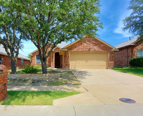 9208 Chesapeake Ln, McKinney, TX, 75071-6040 | Card Image