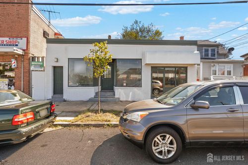 612 Hamilton St, Somerset, NJ, 08873-2897 | Card Image