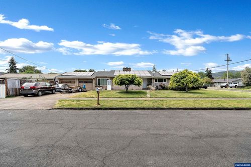 136 Ne Ash St, Sheridan, OR, 97378-1401 | Card Image