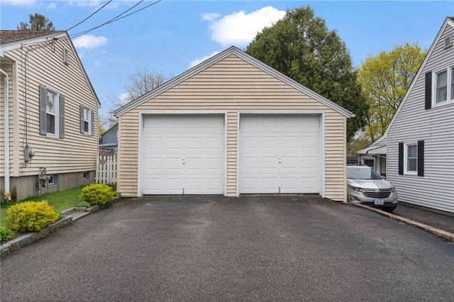 70 Silver Spring Ave, House other with 3 bedrooms, 1 bathrooms and 6 parking in Riverside RI | Image 6