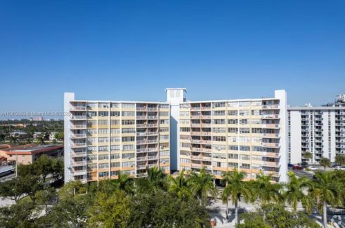 apt-508-2025 Ne 164th St, North Miami Beach, FL, 33162-4158 | Card Image