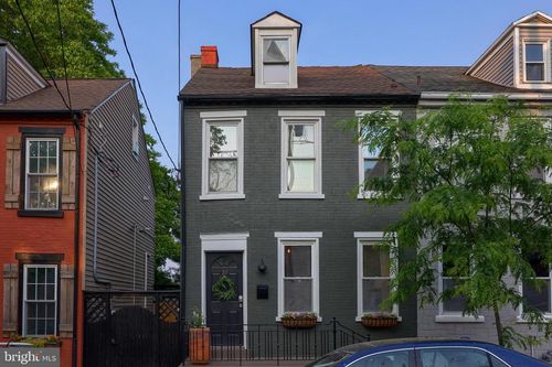 33 N Mary St, LANCASTER, PA, 17603-3742 | Card Image