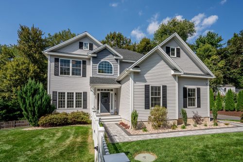 12 School St, Avon, CT, 06001-3111 | Card Image