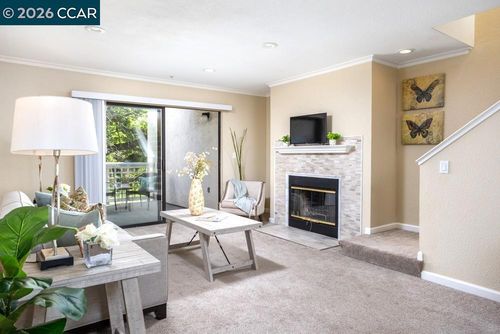 apt-247-2590 Oak Rd, Walnut Creek, CA, 94597-7827 | Card Image