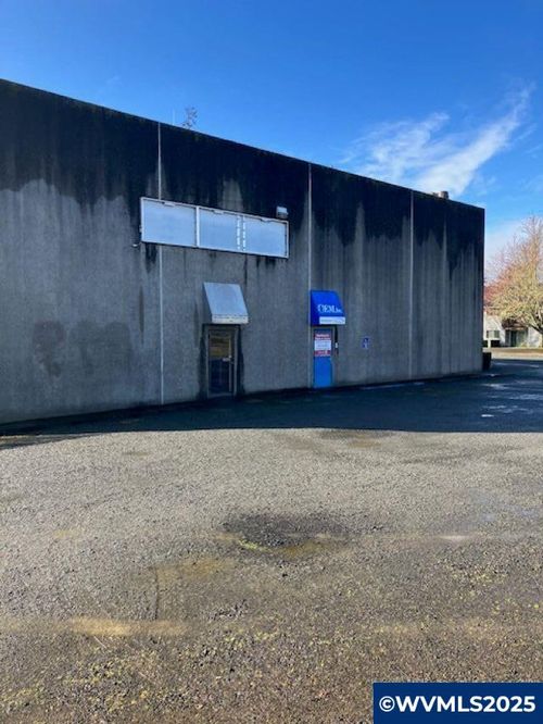 1555 Se Crystal Lake Dr, Corvallis, OR, 97333-1201 | Card Image