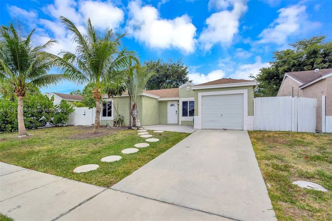 18982 Cloud Lake Cir, House other with 2 bedrooms, 2 bathrooms and null parking in Boca Raton FL | Image 44