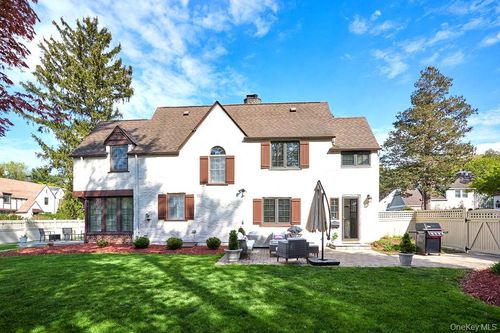 4 Glenwolde Park, Tarrytown, NY, 10591-6103 | Card Image
