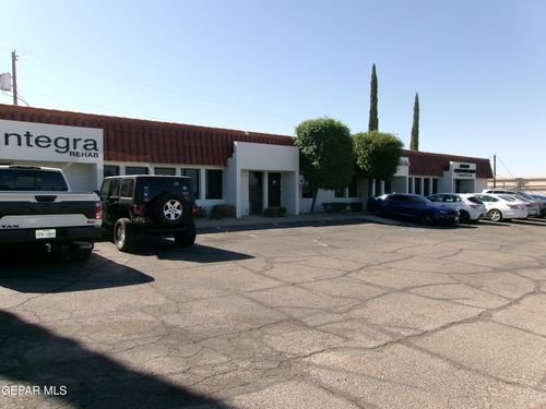 w-210 Thunderbird Drive, El Paso, TX, 79912 | Card Image