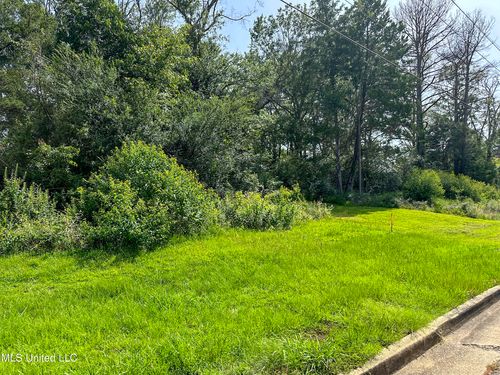 109 Woodchase Park Dr, Clinton, MS, 39056-5940 | Card Image