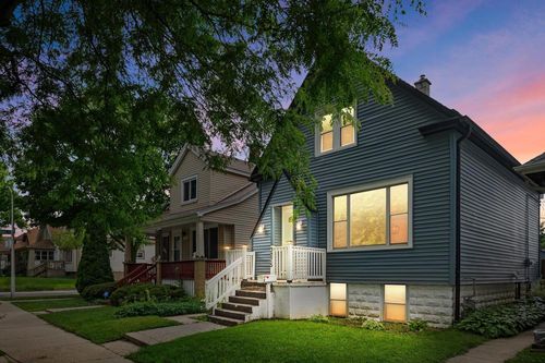 3275 S S 15th Street Street, Milwaukee, WI, 53215 | Card Image