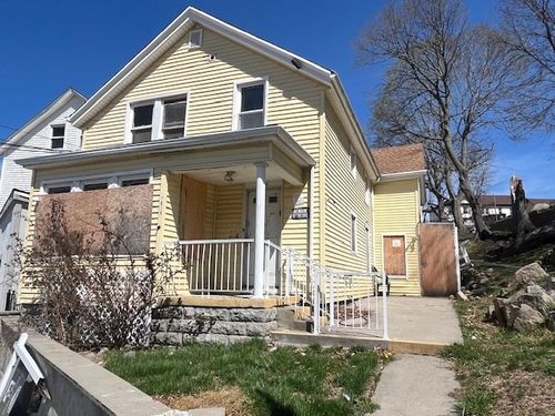 1814 Pleasant St, Fall River, MA, 02723-3024 | Card Image