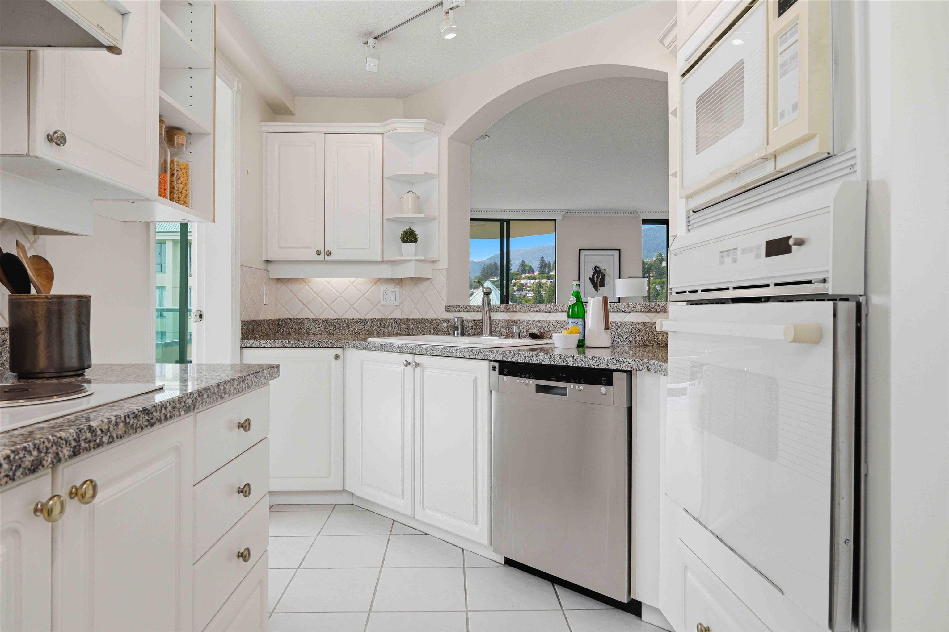Residential in West Vancouver 2