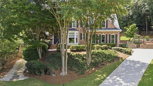 112 Grandcrest Dr, Suwanee, GA, 30024-4292 | Card Image