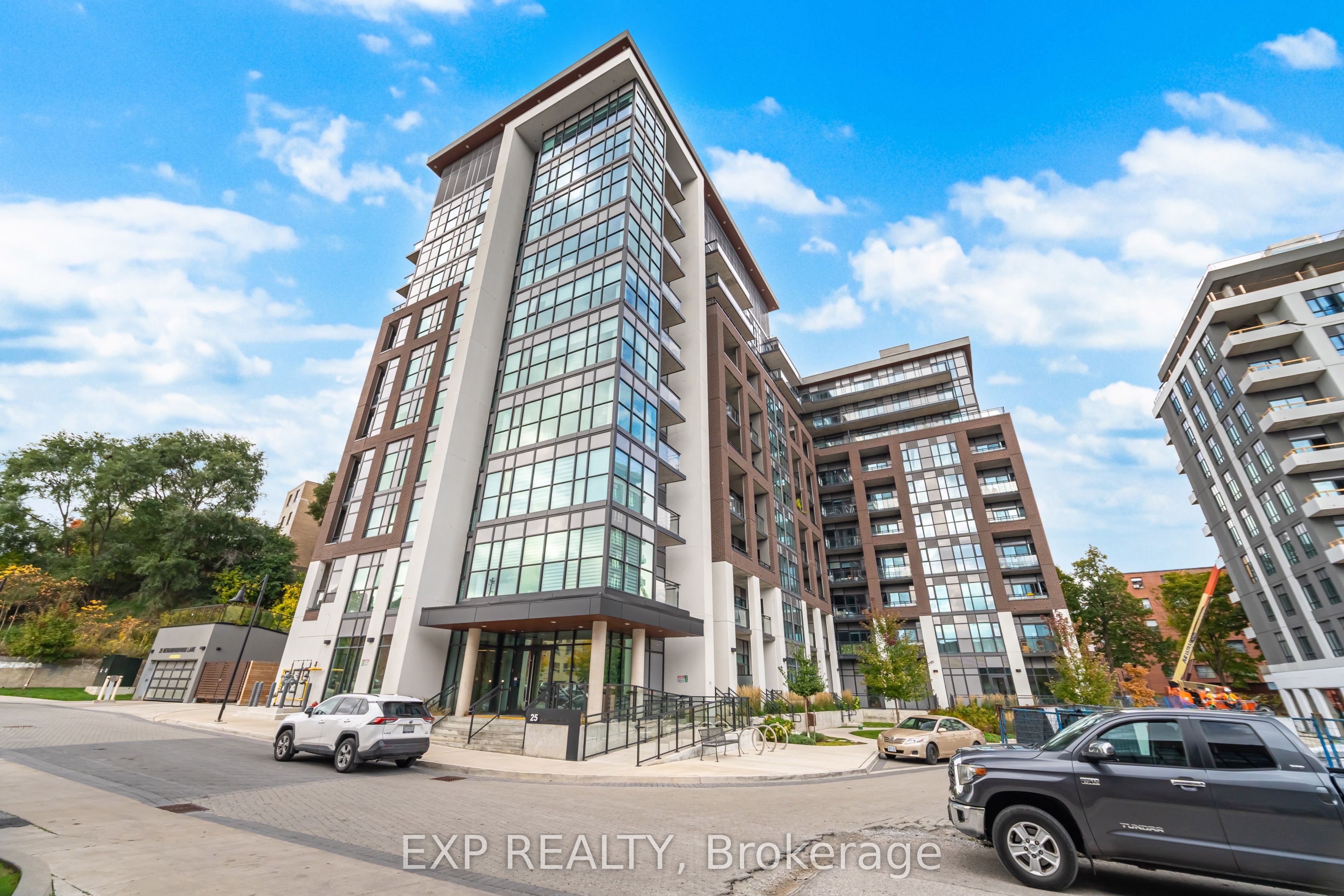 Residential in Toronto W07 2