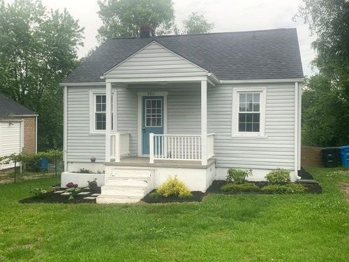 3911 Michigan Ave Nw, Roanoke, VA, 24017-4417 | Card Image