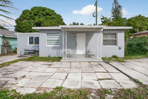 621 50th St, West Palm Beach, FL, 33407-2833 | Card Image