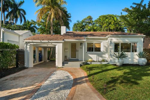 769 Ne 76th St, Miami, FL, 33138-5272 | Card Image
