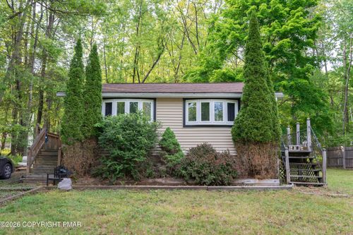 9104 Robinhood Dr, Kunkletown, PA, 18058-1758 | Card Image