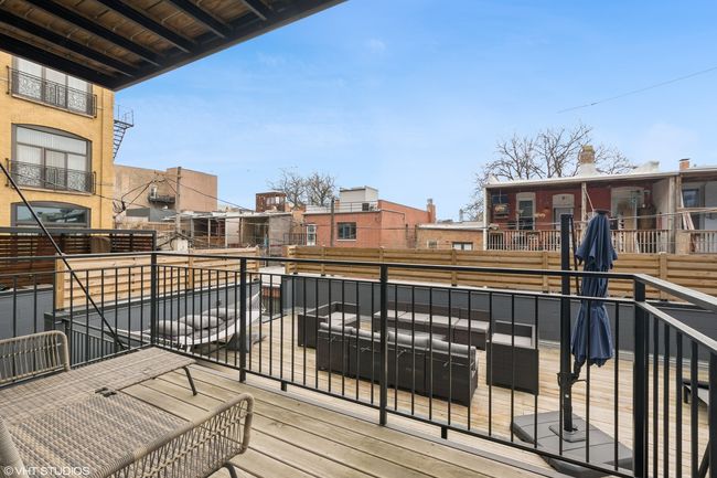 Back balcony | Image 17