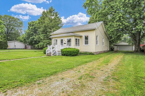 416 W Wing St, Bement, IL, 61813-1354 | Card Image